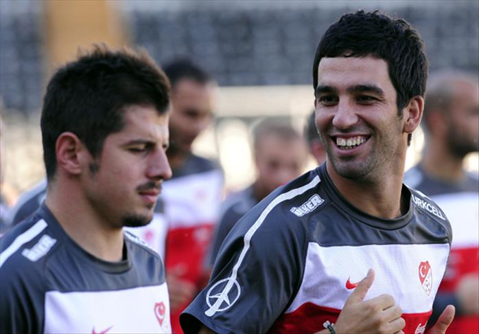 Arda Turan ve Emre Belözoğlu Erdoğan'dan yardım istedi