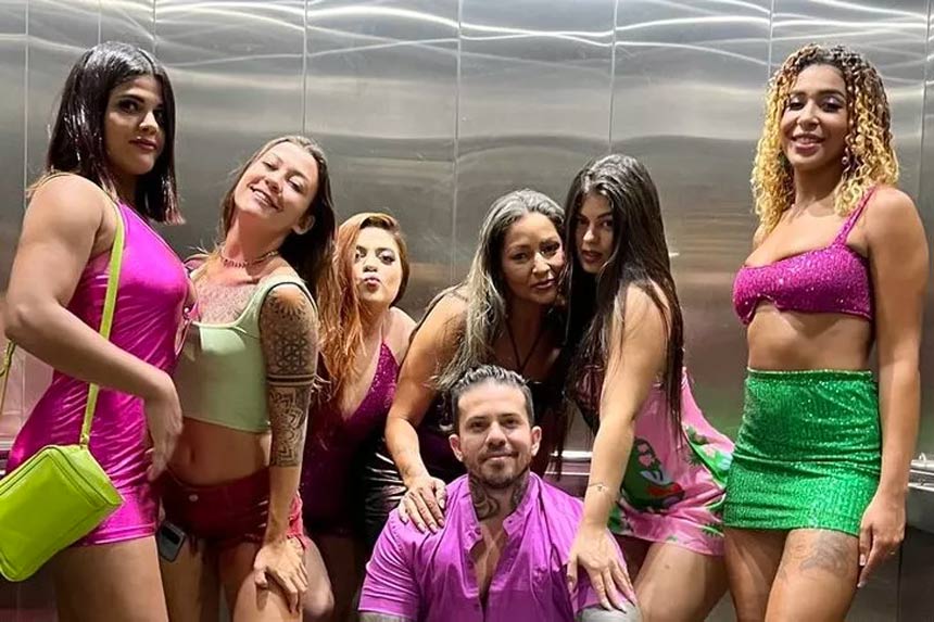 Çokeşli fenomen 6 eşiyle aynı yatakta uyumak için resmen bir servet harcadı!