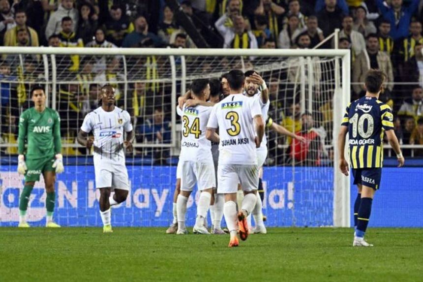 Fenerbahçe'ye  Kadıköy'de şok! 90+6’da yıkıldı!