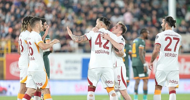 Galatasaray deplasmanda dört köşe!