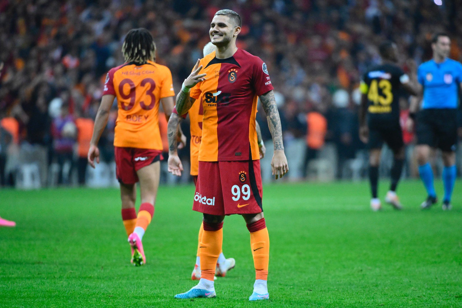 Galatasaray evinde şov yaptı!