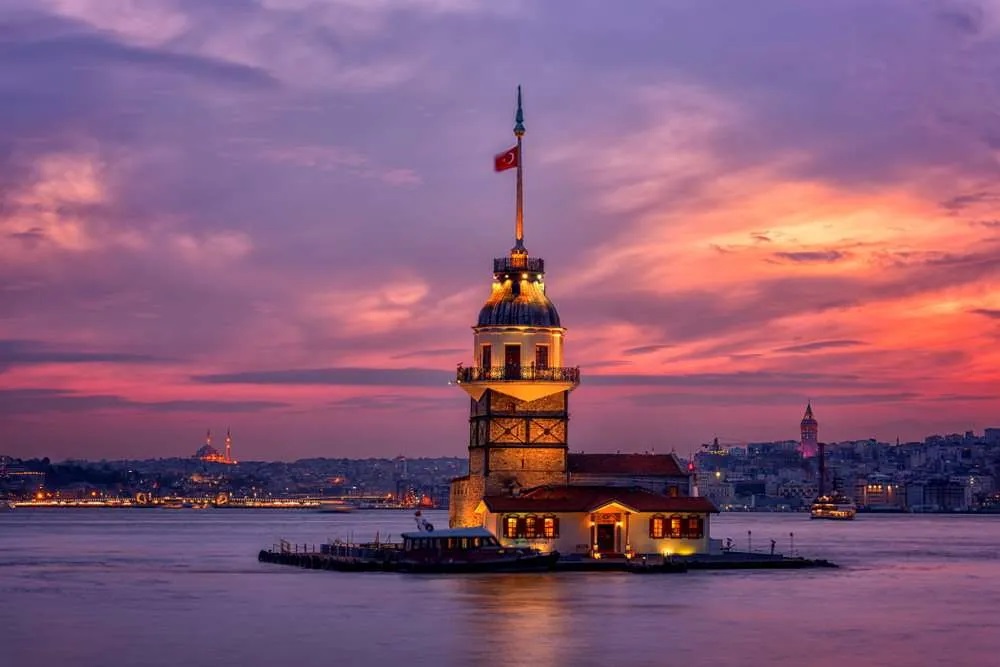 Restorasyonuna başlanan Kız Kulesi'nin son hali görenleri şaşırttı…