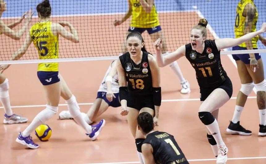 VakıfBank, CEV Şampiyonlar Ligi'nde Fenerbahçe'yi mağlup ederek finale kaldı.