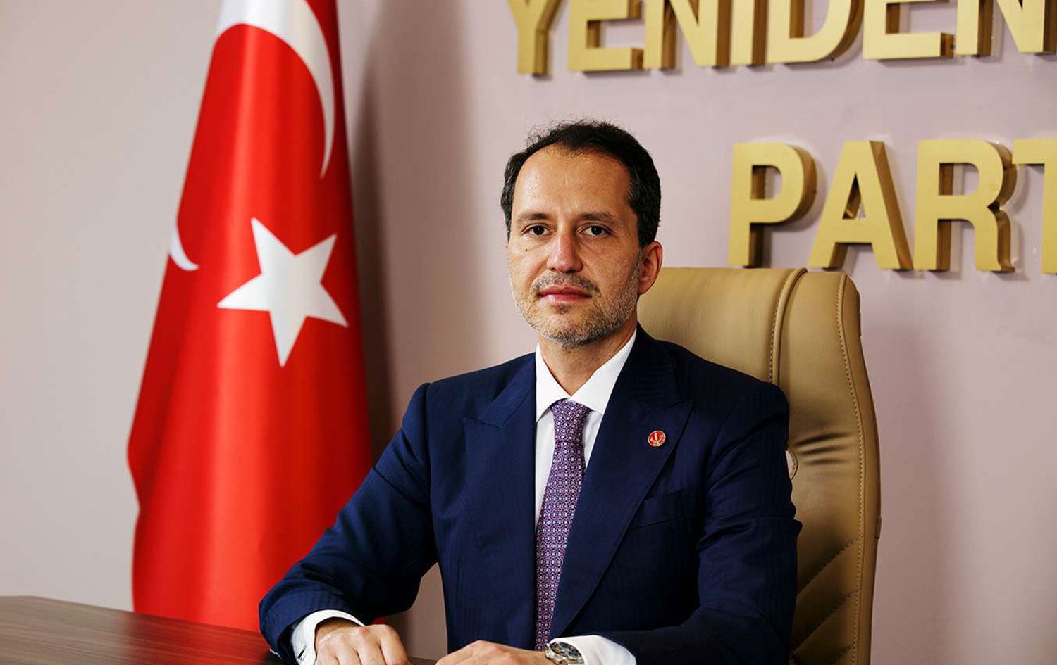 Yeniden Refah Partisi'nde bir istifa daha!