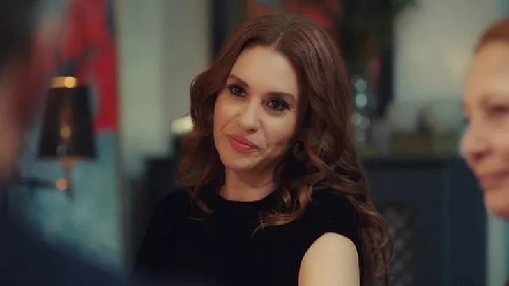 Kızılcık Şerbeti'nin 'Kıvılcım'ı Evrim Alasya simit fiyatını görünce şaşırdı! Bunu alan var mı?