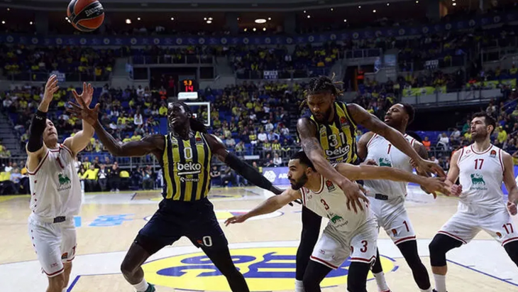 Fenerbahçe Beko evinde yaralı!
