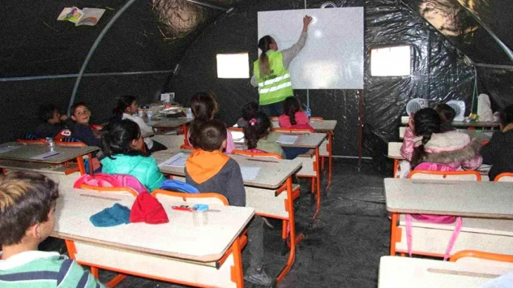 Deprem bölgesinde 'yüz yüze eğitim' kararı! Bakan Özer duyurdu…