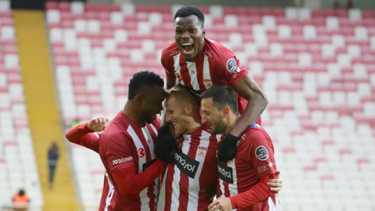 Sivasspor Ankaragücü'nü devirdi!