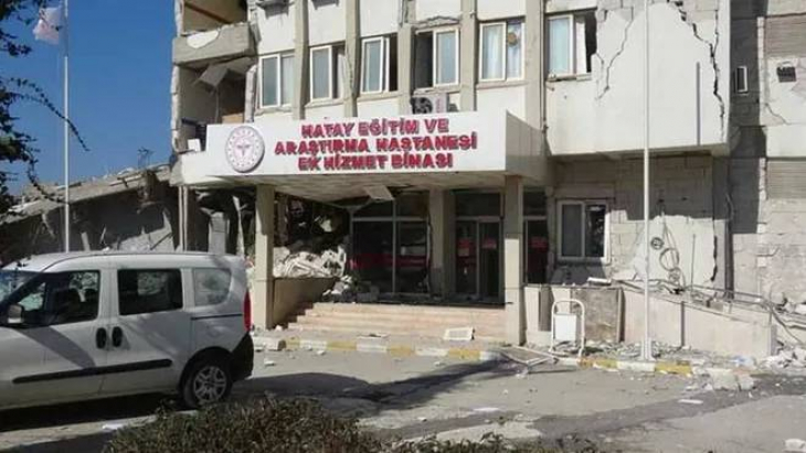 İsmail Saymaz hastaneyle ilgili eski yazışmaları ifşa etti! Alternatifi yapılsaydı 80 insan ölmeyecekti