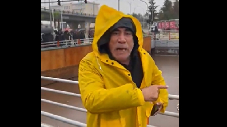 CHPli Aziz Aydınlık isyan etti! AFAD iki tane motoru çalıştıramadı buranın altında insanlar var