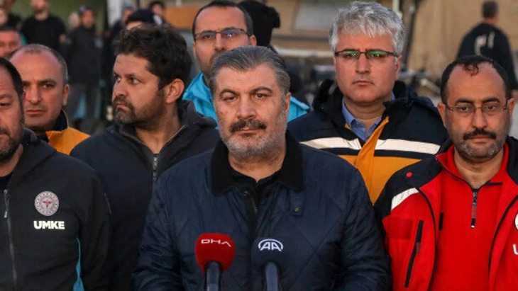 Fahrettin Koca duyurdu: Deprem bölgesine 12 bin 700 atama