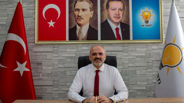 AKP'de istifa!