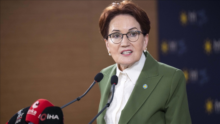 Bomba iddia: Masadan kalkınca telefon numarası ifşa oldu, Akşener çileden çıktı!