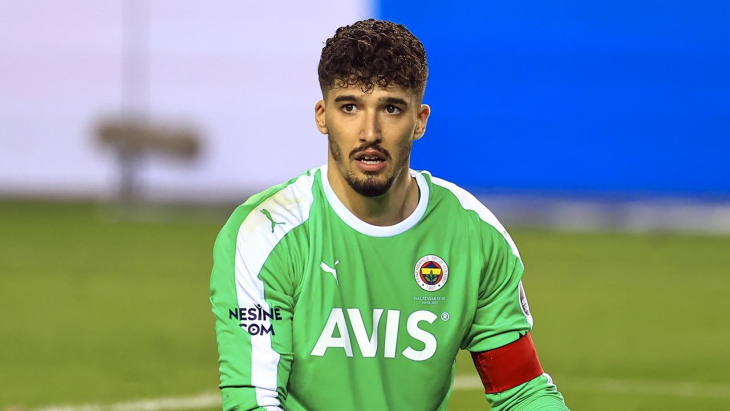 Altay Bayındır takımda kalacak mı?