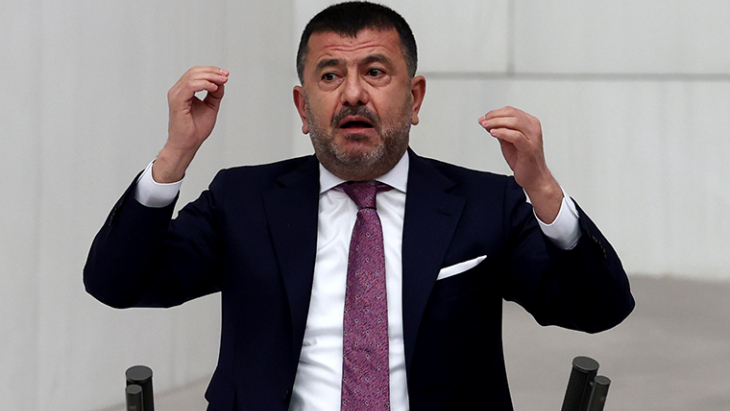 CHP'li Veli Ağbaba bombaladı! Adam ortada geziyor, onur, şeref varsa istifa eder
