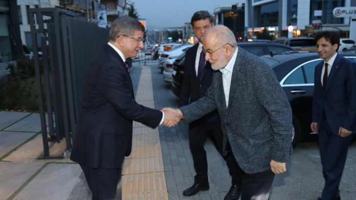 Toplantı öncesi Karamollaoğlu'ndan Davutoğlu'na ziyaret