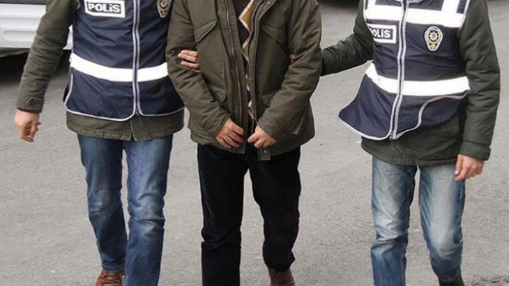 Gaziantep'te enkazdan hırsızlık yapan şüpheliler yakalandı!