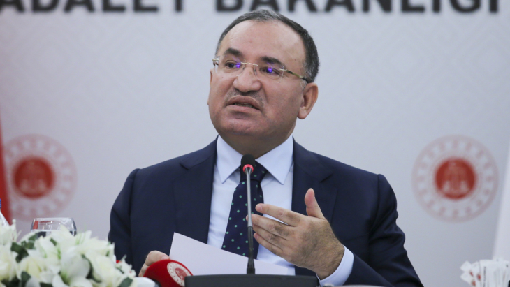 Bakan Bekir Bozdağ'dan yağmalama olayı ile ilgili açıklama! 57 kişi tutuklandı