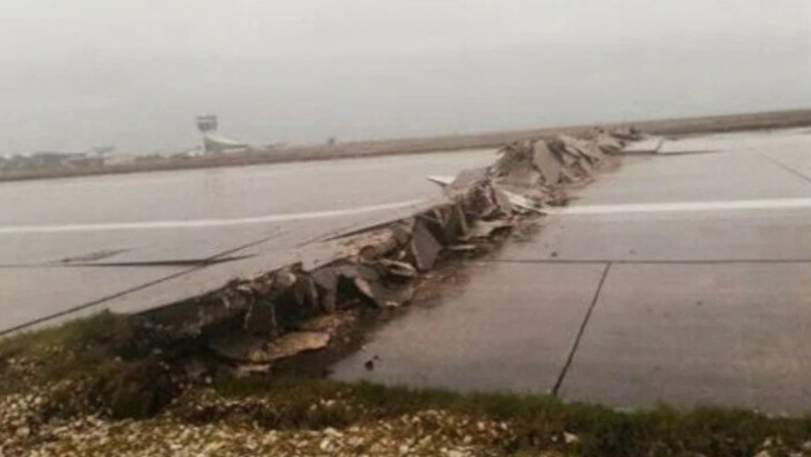 Hatay Havalimanı pisti yıkıldı! Görüntüler dehşete düşürdü