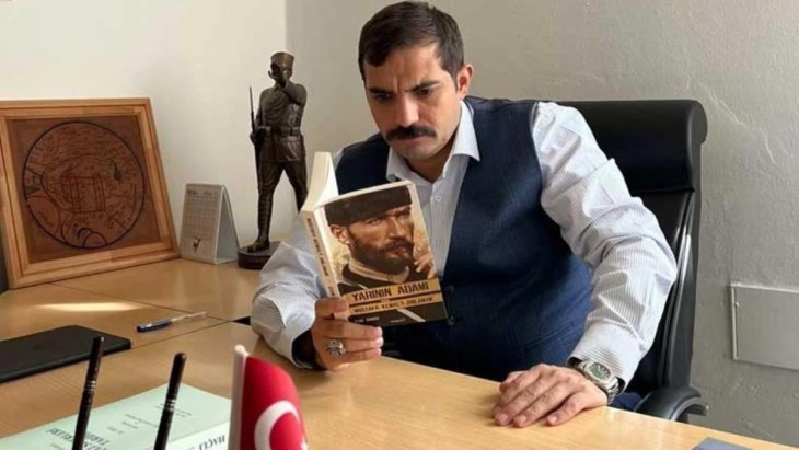 MHP'de istifalar devam ediyor! Bu sefer Sinan Ateş'in dayısı Mustafa Bozkurt istifa etti!