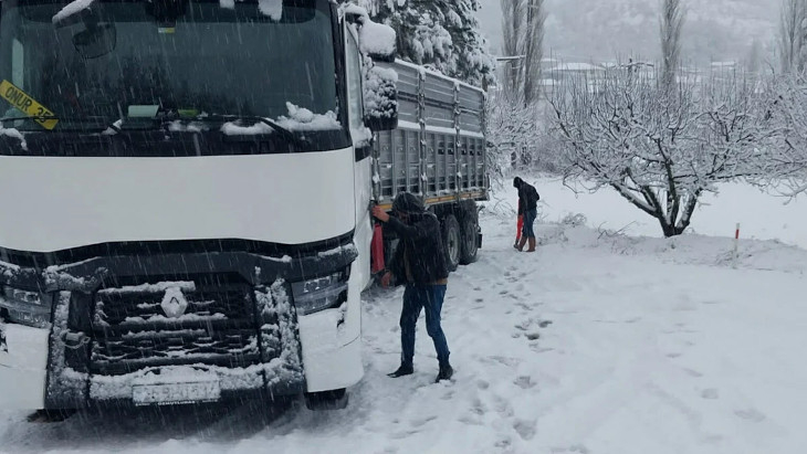 O şehirden şaşırtan kar görüntüleri!