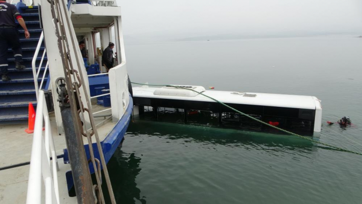 Gölete uçan otobüsün araç içi kamera görüntüleri ortaya çıktı
