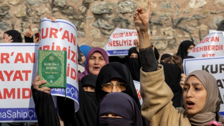 İsveç Başkonsolosluğu protestoculara cevap verdi