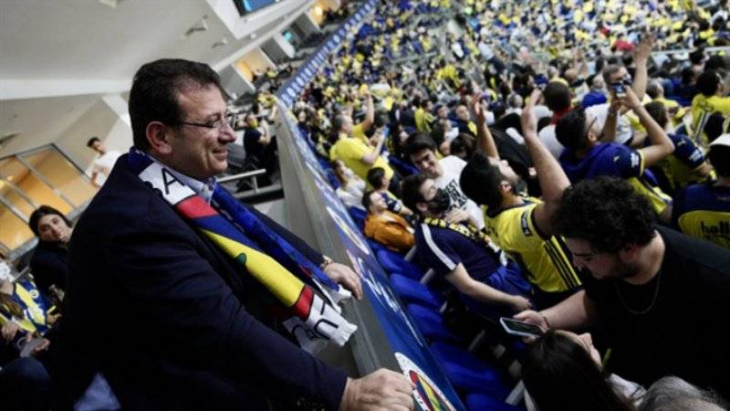 Fenerbahçe tribünlerinden Ekrem İmamoğlu'na destek!