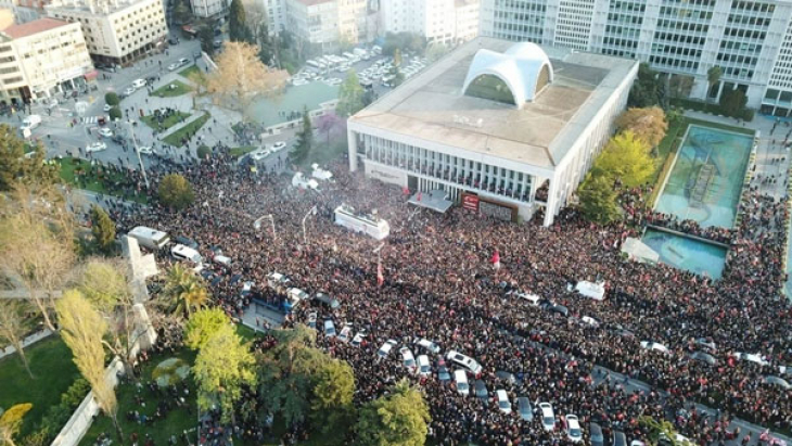 İstanbul Saraçhane'de Ekrem İmamoğlu mitingi! Liderlerden biri gelmiyor