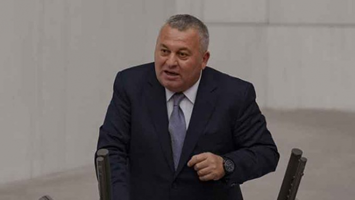 Cemal Enginyurt'tan kendisine laf atan AKP'li vekillere; Yalaka sensin ulan!