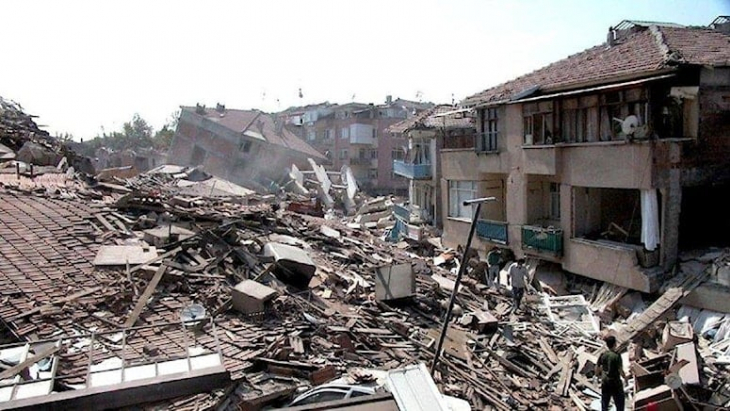 Sakarya’da deprem nedeniyle 45 yapıda hasar oluştu