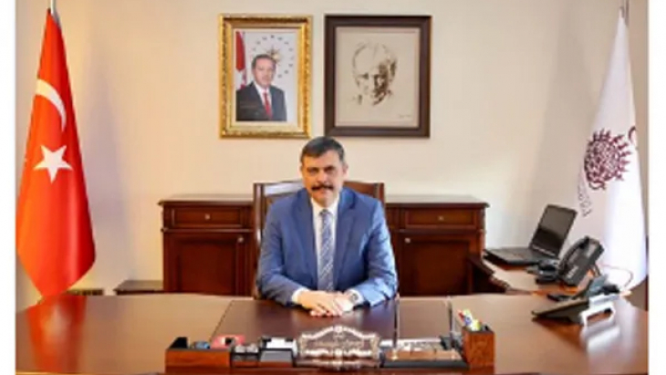 Çorum Valisi Mustafa Çiftçi Erdoğan resmini makamından indirdi!