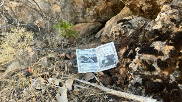 Mehmetçik PKK'lı teröristlerin geçiş güzergahına 2 ayrı dilde bildiri attı