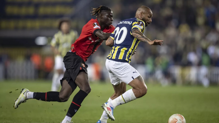 Fenerbahçe'yi dev rakipler bekliyor