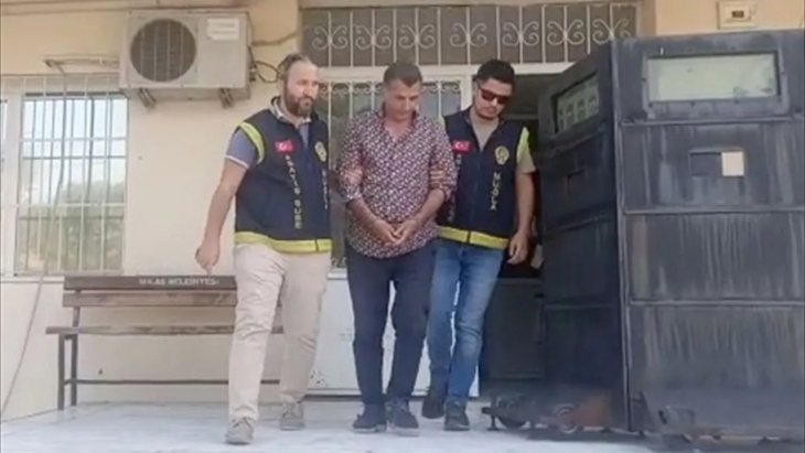 Eşi Zehra Taşkesenlioğlu'nun mahrem anlarını paylaşan Ünsal Ban sorguda!