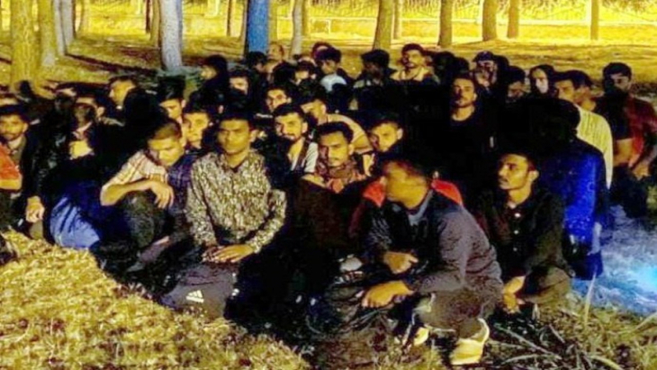 Araçta karpuz var denildi 64 kaçak göçmen çıktı