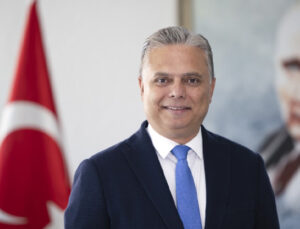 Muratpaşa Belediye Başkanı Ümit Uysal’ın Oğlu başından vuruldu!