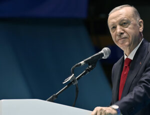 Cumhurbaşkanı Erdoğan: Faiz inecek ki enflasyon da insin