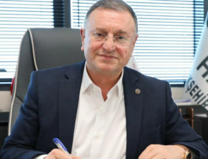 CHP’de flaş gelişme: Eski Hatay Belediye Başkanı Lütfü Savaş ihraç edildi