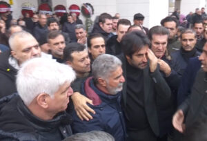 Mahsun Kirmizigul annesini son yolculuguna ugurladi4