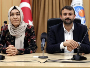 Akdeniz Belediye Eş Başkanları gözaltına alındı