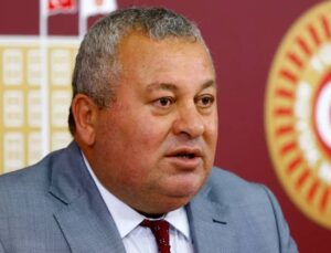 Ezan sesinden tiksiniyorum diyen CHP’li ile mi bir olacaktık demişti! CHP’ye katıldı