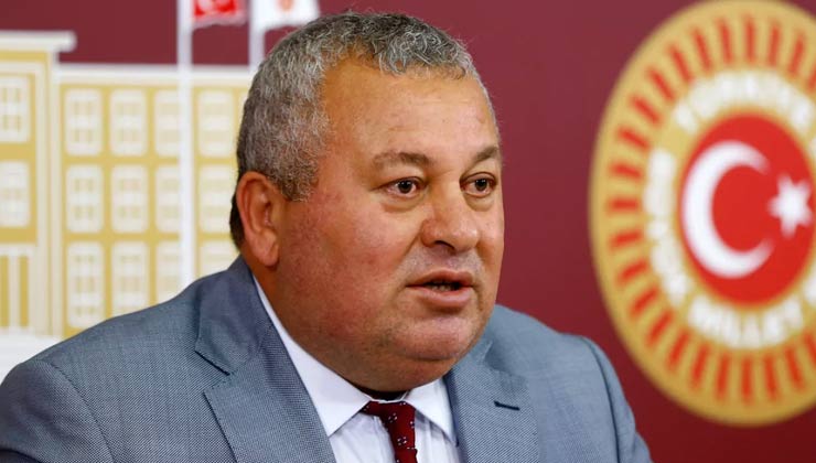 Ezan sesinden tiksiniyorum diyen CHP’li ile mi bir olacaktık demişti! CHP’ye katıldı