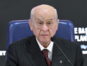 Devlet Bahçeli’den 8 Mart mesajı: Gözyaşlarının akmadığı nice Kadınlar Günü’nü karşılayıp kutlamayı temenni ediyorum