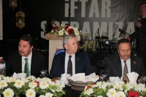 ankara buyuksehir belediye baskani mansur yavas beypazarinda iftar programinda konustu.jpg