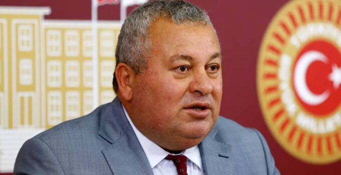 Cemal Enginyurt küfürler yağdırdı! Ulan şer*fsiz k*pek biz seni de savunuruz