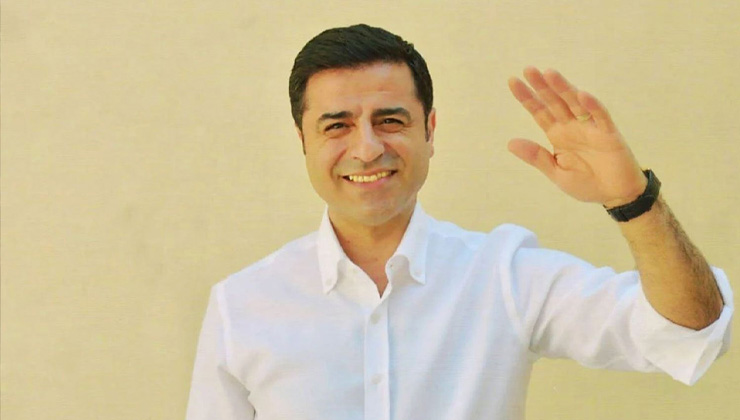 Mehmet Metiner, Selahattin Demirtaş’ı ziyaret etti: Görüşme sonrası Demirtaş’a övgüler yağdırdı