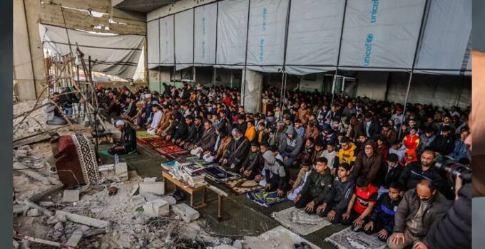 Namaz kılarken ateş açtılar! Gazze’de bayram sabahı katliam
