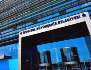 İstanbul Büyükşehir Belediyesine operasyonlar sürüyor: Polis, İBB Medya A.Ş.’nin bilgisayarına el koydu!