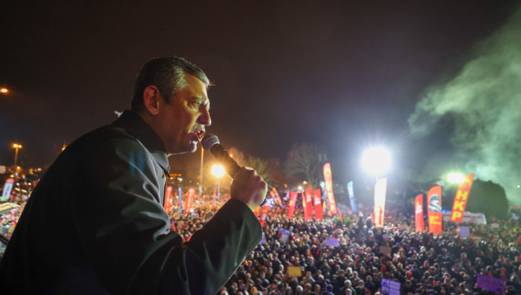 Özgür Özel, eylemlerin 7. gününde Saraçhane’den seslendi: Bir gencime cop vurursan alnını karışlarım